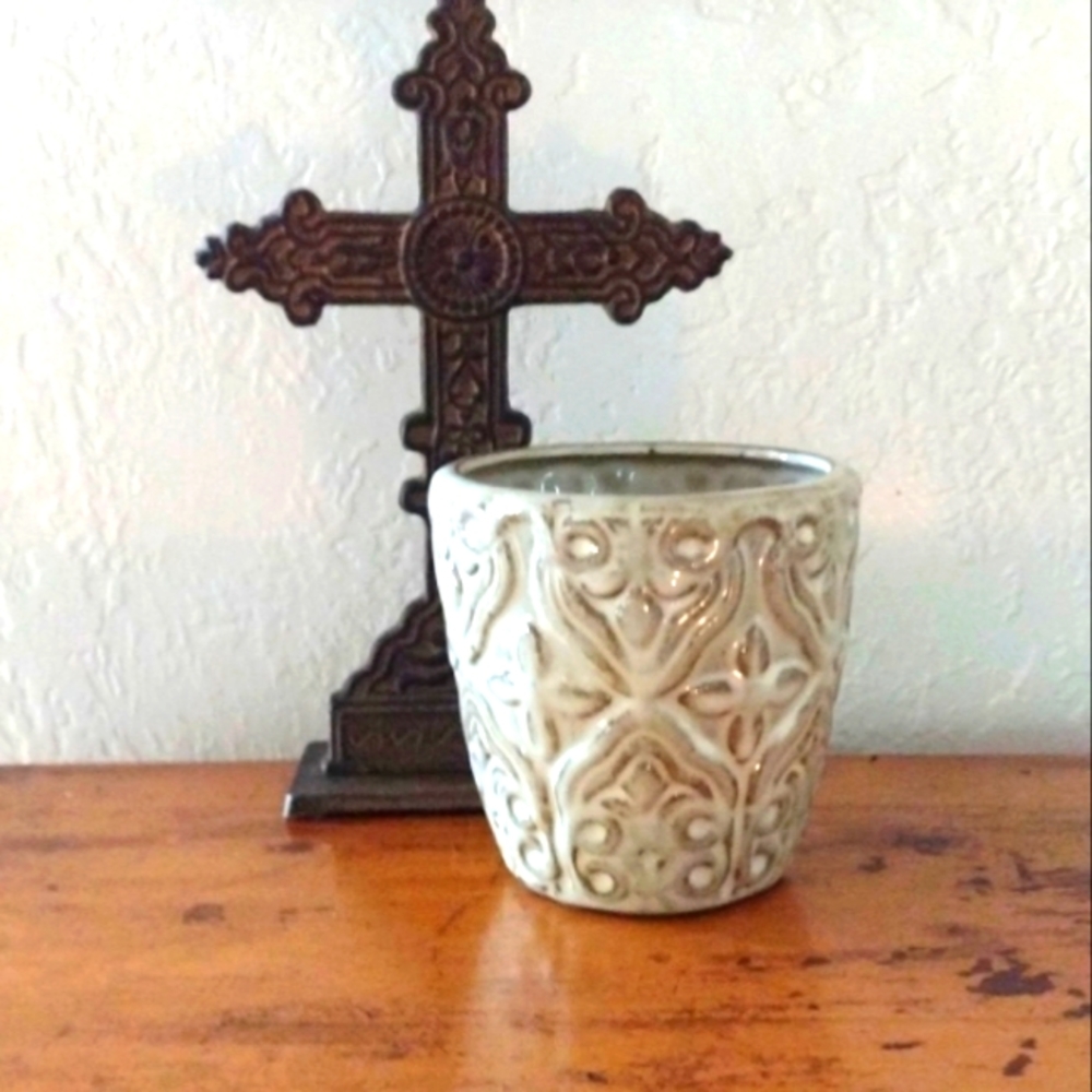 Darling Sand & Taupe Ceramic Clay Raised Graphic Mini Pot